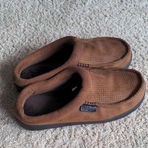 EUC LIKE NEW Men's Dearfoams Slippers